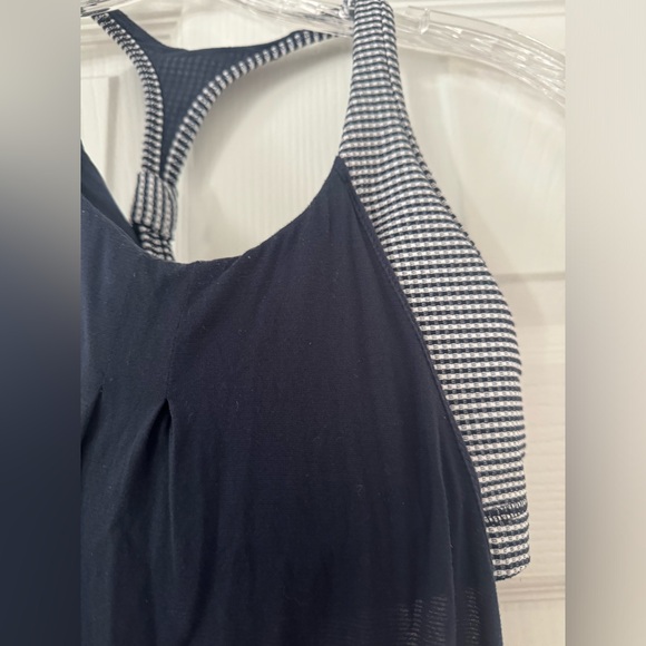 Lululemon sports athletic top navy and white - Picture 2 of 5